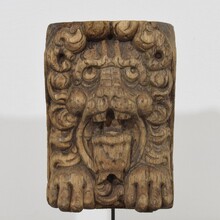 Carved oak lion fragment, The Netherlands circa 1650-1750