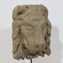 Carved wooden lion head, Italy circa 1650-1750