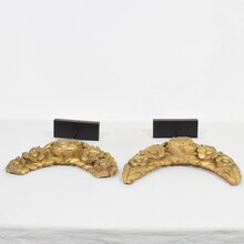 Pair carved giltwood baroque ornaments, Italy circa 1650-1750