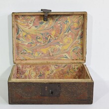 Small coffer or box in leather, France circa 1600-1700