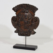 Baroque carved wooden coat of arms, Italy circa 1650-1750