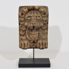 Carved oak lion fragment, The Netherlands circa 1650-1750