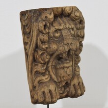 Carved oak lion fragment, The Netherlands circa 1650-1750