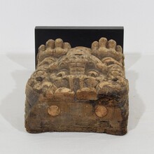 Carved oak lion fragment, The Netherlands circa 1650-1750