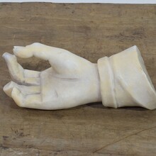 Marble fragment of a hand, Italy circa 1650-1750