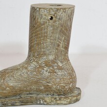 Wooden foot of a Santos, Italy circa 1650-1750.