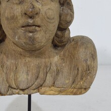 Baroque carved oak angel head on wings, France circa 1650-1700