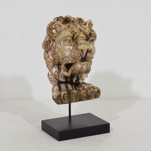 Carved and silvered wooden lion head, Italy circa 1650-1750