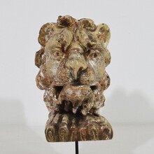 Carved and silvered wooden lion head, Italy circa 1650-1750