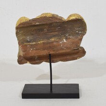 Baroque carved giltwood angel head on wings, Italy circa 1750