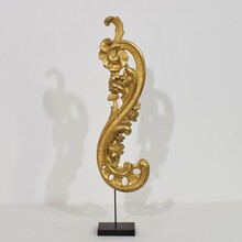 Hand carved giltwood curl ornament, Italy circa 1750