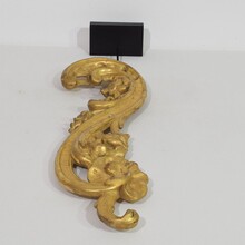 Hand carved giltwood curl ornament, Italy circa 1750