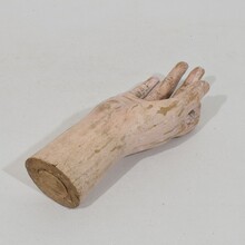 Hand carved wooden baroque hand of a Santos/Saint, Italy circa 1750