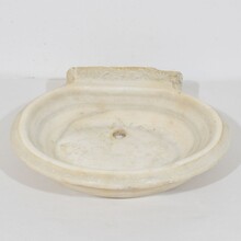 Hand carved white marble water basin, Italy circa 1750-1800