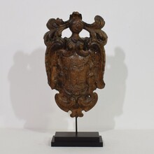 Baroque carved wooden coat of arms, The Netherlands circa 1650-1750