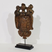 Baroque carved wooden coat of arms, The Netherlands circa 1650-1750