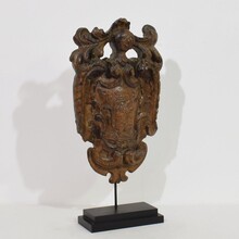 Baroque carved wooden coat of arms, The Netherlands circa 1650-1750