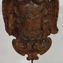 Baroque carved wooden coat of arms, The Netherlands circa 1650-1750