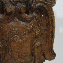 Baroque carved wooden coat of arms, The Netherlands circa 1650-1750