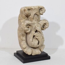 Baroque hand carved stone acathus leave finial ornament, France circa 1600-1700