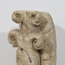 Baroque hand carved stone acathus leave finial ornament, France circa 1600-1700