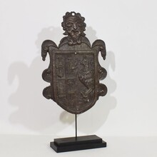 Folk art forged iron coat of arms, Italy circa 1550-1650