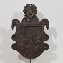 Folk art forged iron coat of arms, Italy circa 1550-1650