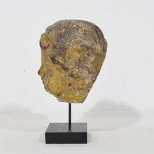 Carved giltwood baroque angel head, Italy circa 1650-1750