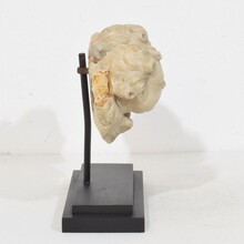 Carved white marble winged angel heads ornaments, Italy circa 1650-1750