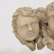 Carved white marble winged angel heads ornaments, Italy circa 1650-1750