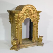 Baroque carved giltwood altar shrine, Italy circa 1750