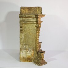 Baroque carved giltwood altar shrine, Italy circa 1750