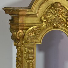 Baroque carved giltwood altar shrine, Italy circa 1750