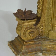 Baroque carved giltwood altar shrine, Italy circa 1750