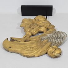 Carved giltwood baroque eaglehead, Italy circa 1750