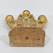 Handcarved giltwood baroque candleholder with mirrors, Italy circa 1750