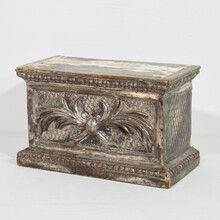 Neoclassical silvered carved wooden pedestal, Italy circa 1780