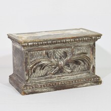 Neoclassical silvered carved wooden pedestal, Italy circa 1780