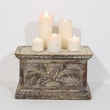 Neoclassical silvered carved wooden pedestal, Italy circa 1780