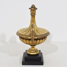 Carved giltwood vase finial ornament, Italy circa 1850