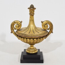 Carved giltwood vase finial ornament, Italy circa 1850