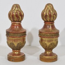 Pair neoclassical carved giltwood finial ornaments, Italy circa 1800-1850