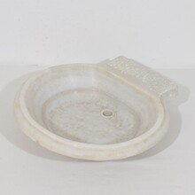 White marble water basin or sink, Italy circa 1750-1800