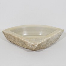 White marble water basin or sink, Italy circa 1750-1800