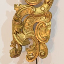 Large hand carved giltwood baroque curl ornament, Italy circa 1750