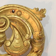 Large hand carved giltwood baroque curl ornament, Italy circa 1750