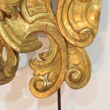 Large hand carved giltwood baroque curl ornament, Italy circa 1750