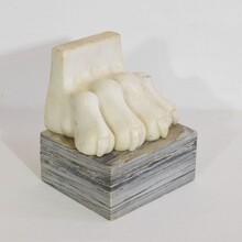 Large marble claw, Italy circa 1750-1800