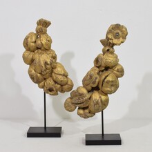 Pair gilded carved oak baroque ornaments, France circa 1650-1750