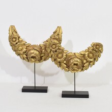 Pair carved giltwood baroque ornaments, Italy circa 1650-1750